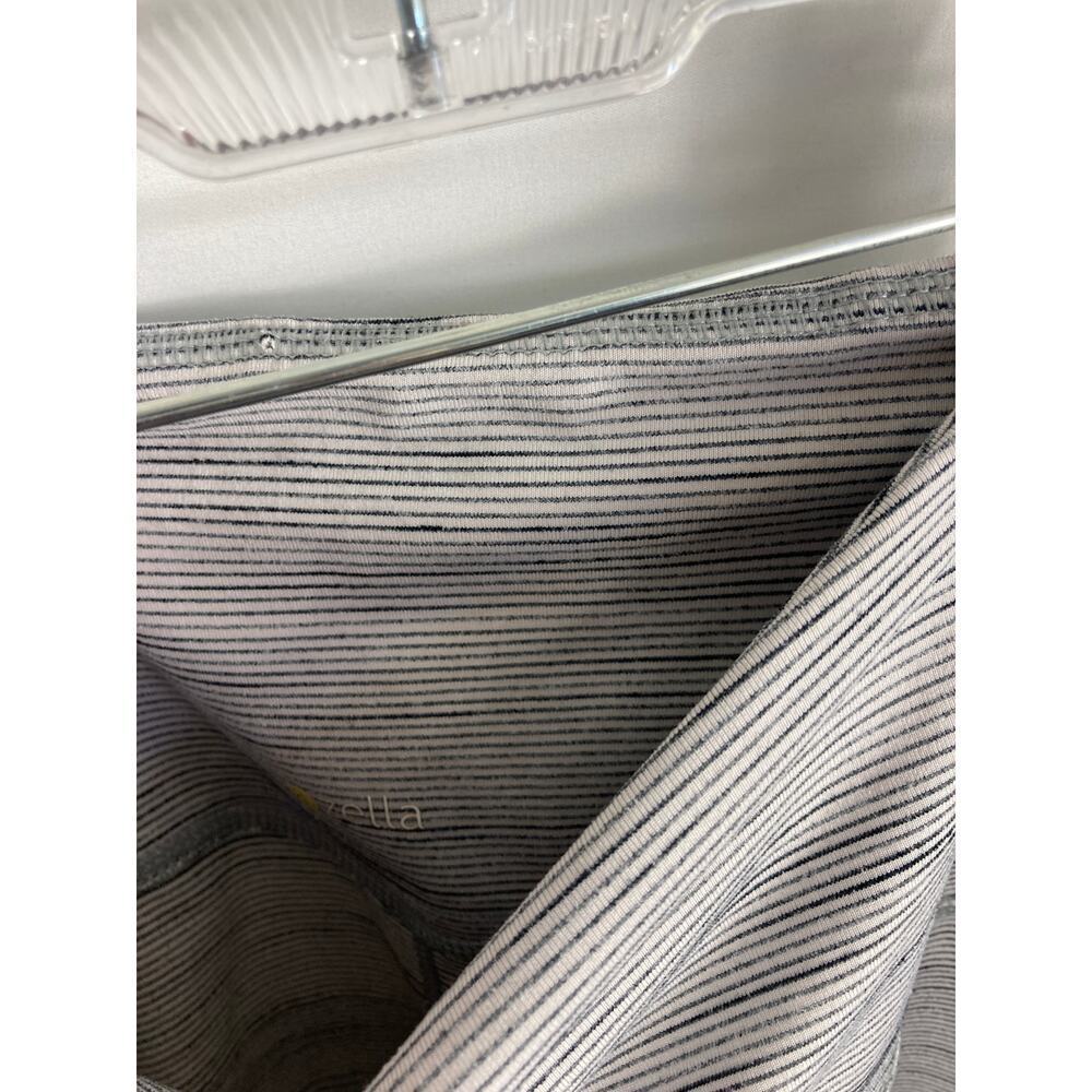 Zella Grey Stripe Leggings Size Small - Picture 8 of 10